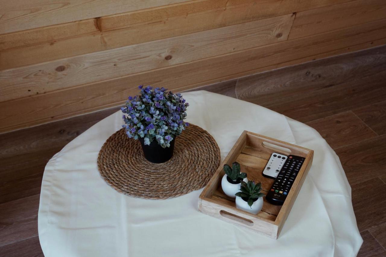 Le Chalet Tipi Avec Jacuzzi Et Jardin Troyes Eksteriør billede